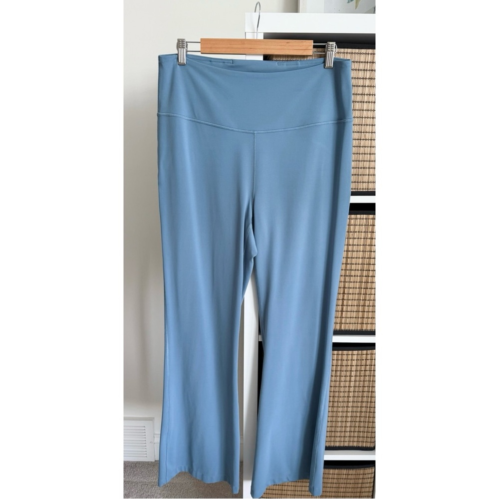 Lululemon Groove Super High Rise Flared Pants 30" Blue Sz 14 - Picture 7 of 10